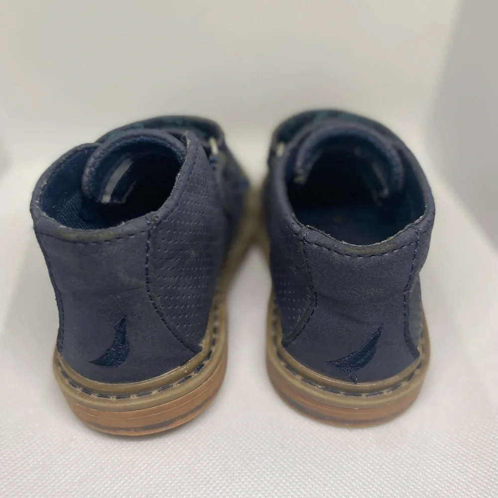 Nautica toddler boots dark navy blue size 6 Preowned in great condition